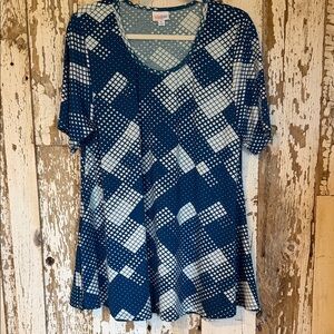 LuLaRoe Navy and White Patterned Short Sleeve Top
